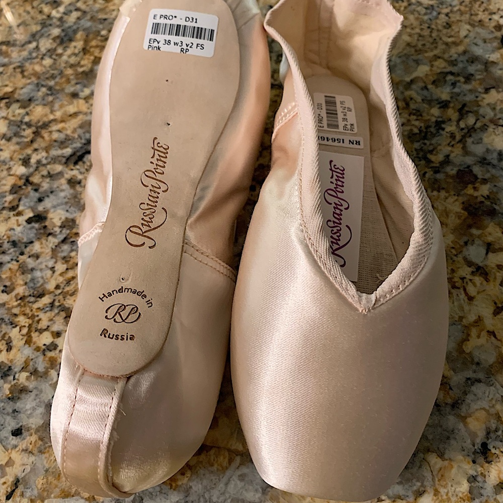 Russian Pointe Entrada Pro V